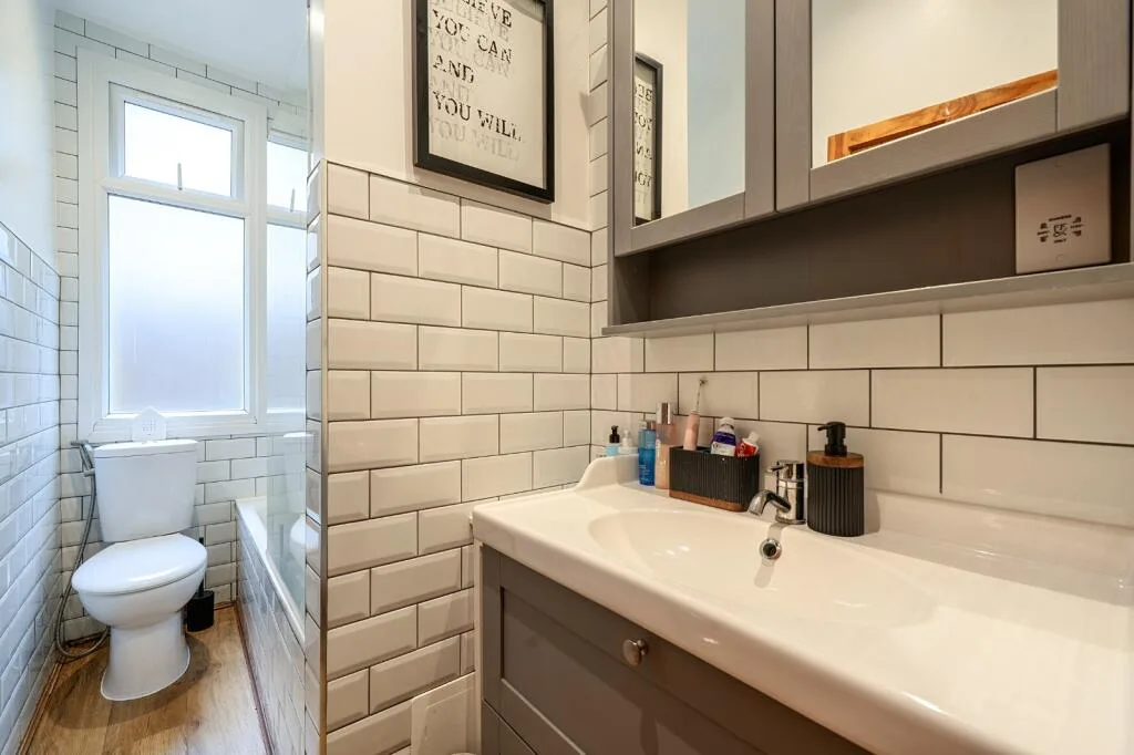 3 bedroom maisonette for rent