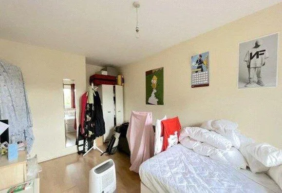 4 bedroom maisonette for rent
