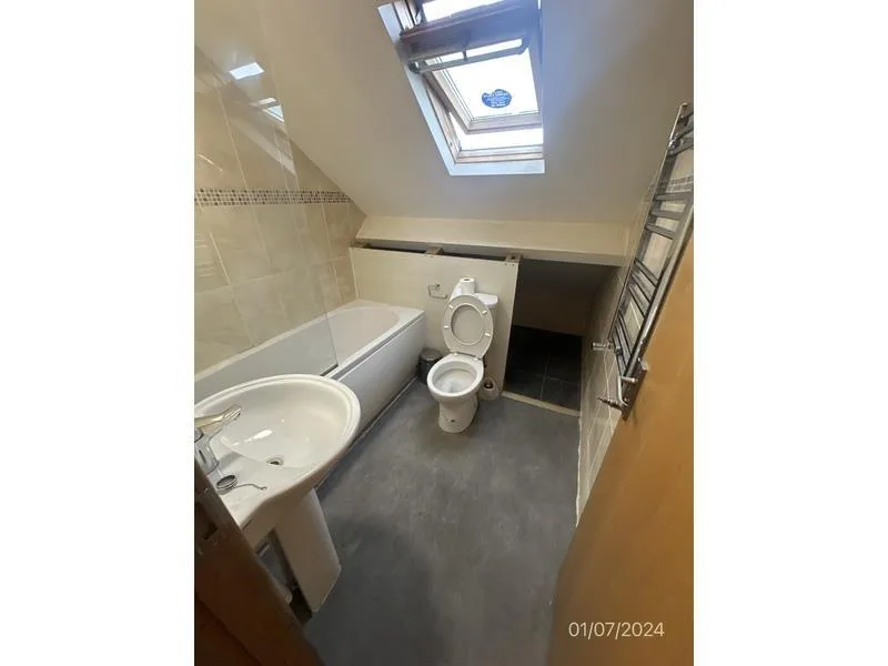 9 bedroom terraced house for rent