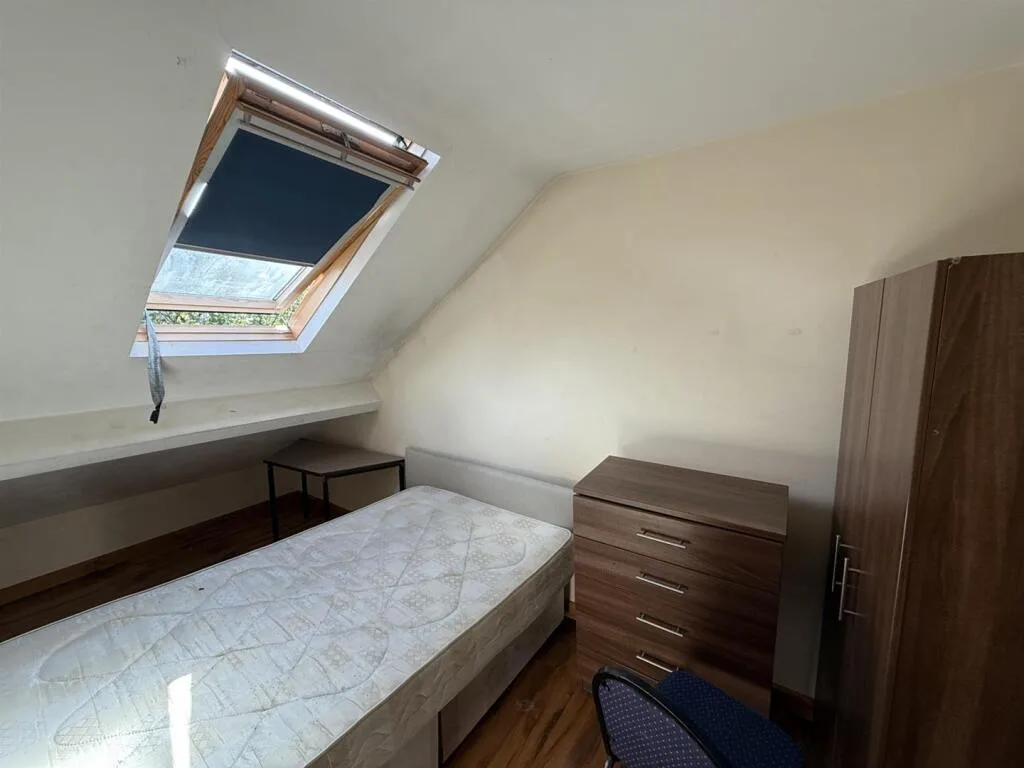 9 bedroom terraced house for rent