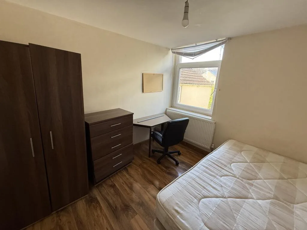 9 bedroom terraced house for rent