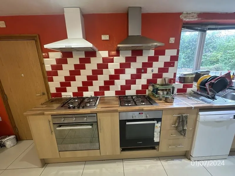 9 bedroom terraced house for rent