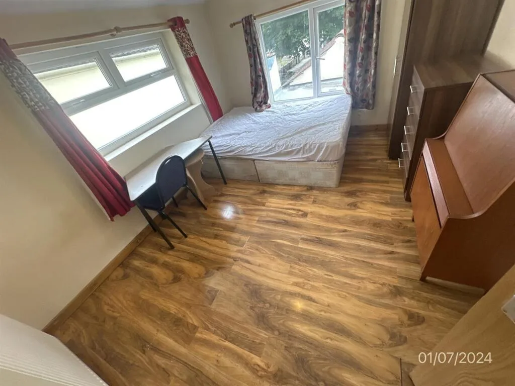 9 bedroom terraced house for rent