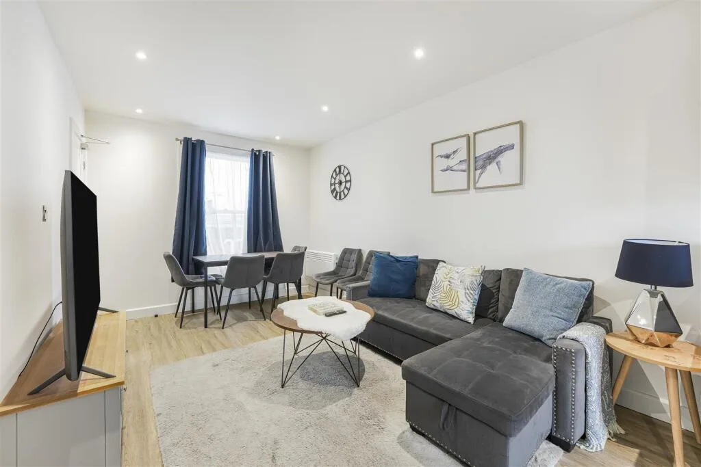 2 bedroom flat for rent