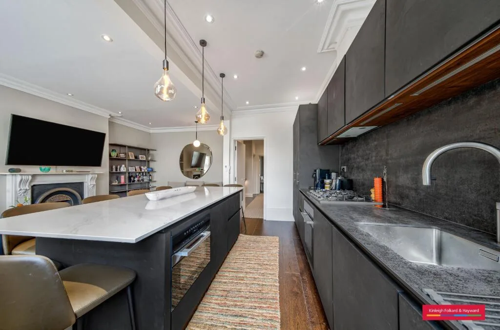 4 bedroom flat for rent