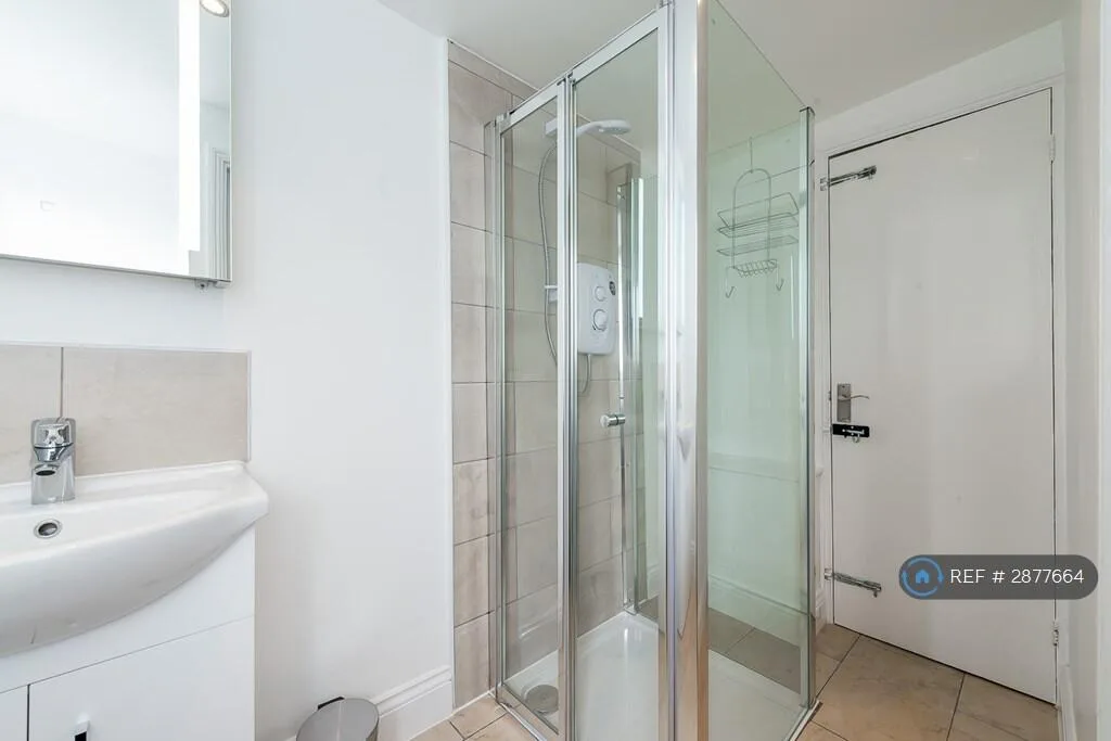 5 bedroom terraced house for rent