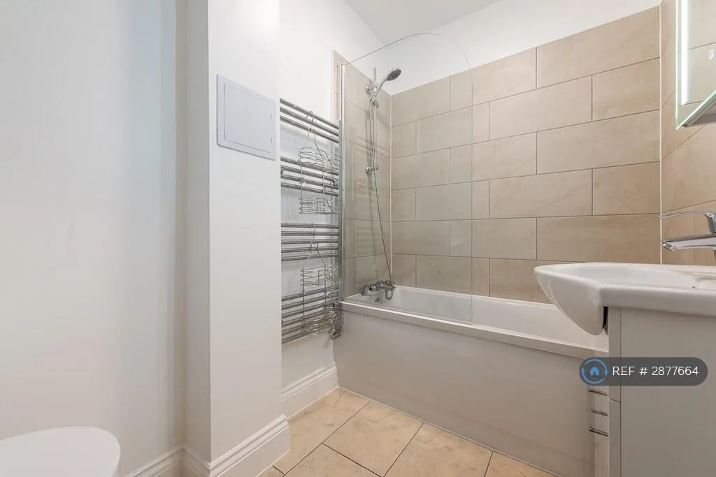 5 bedroom terraced house for rent