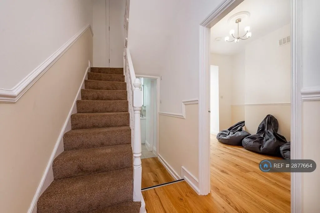 5 bedroom terraced house for rent