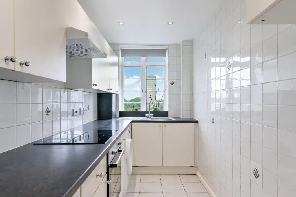 3 bedroom flat for rent