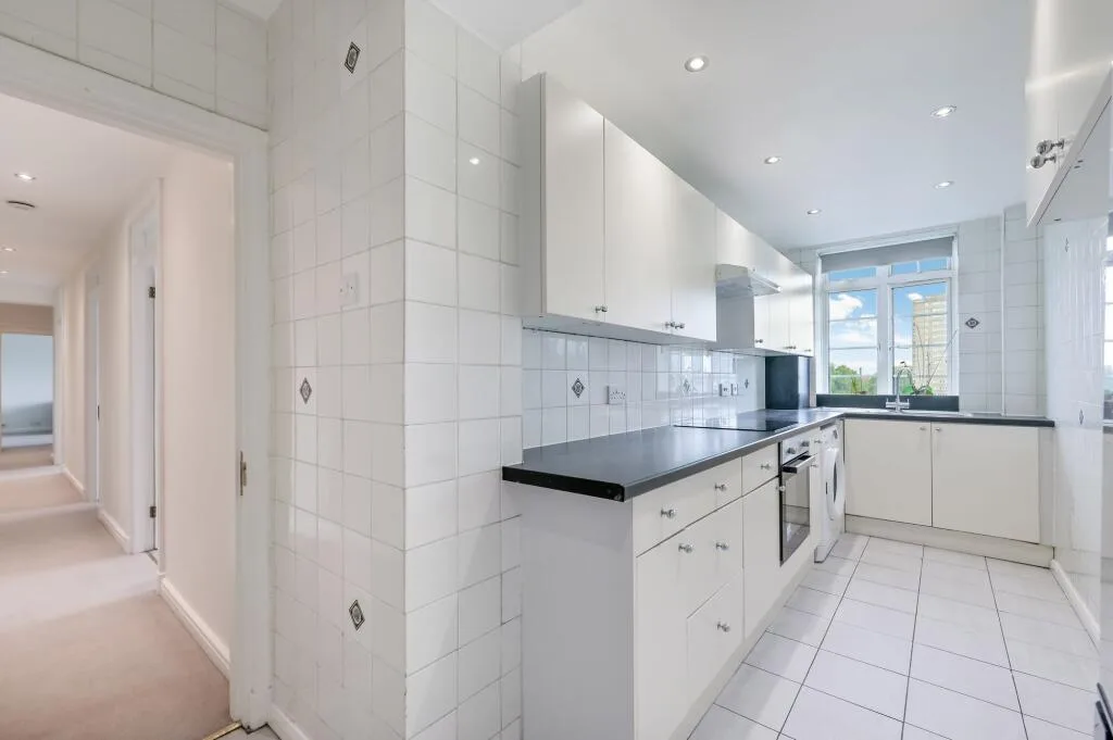 3 bedroom flat for rent