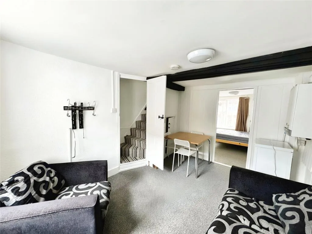 3 bedroom end of terrace house for rent