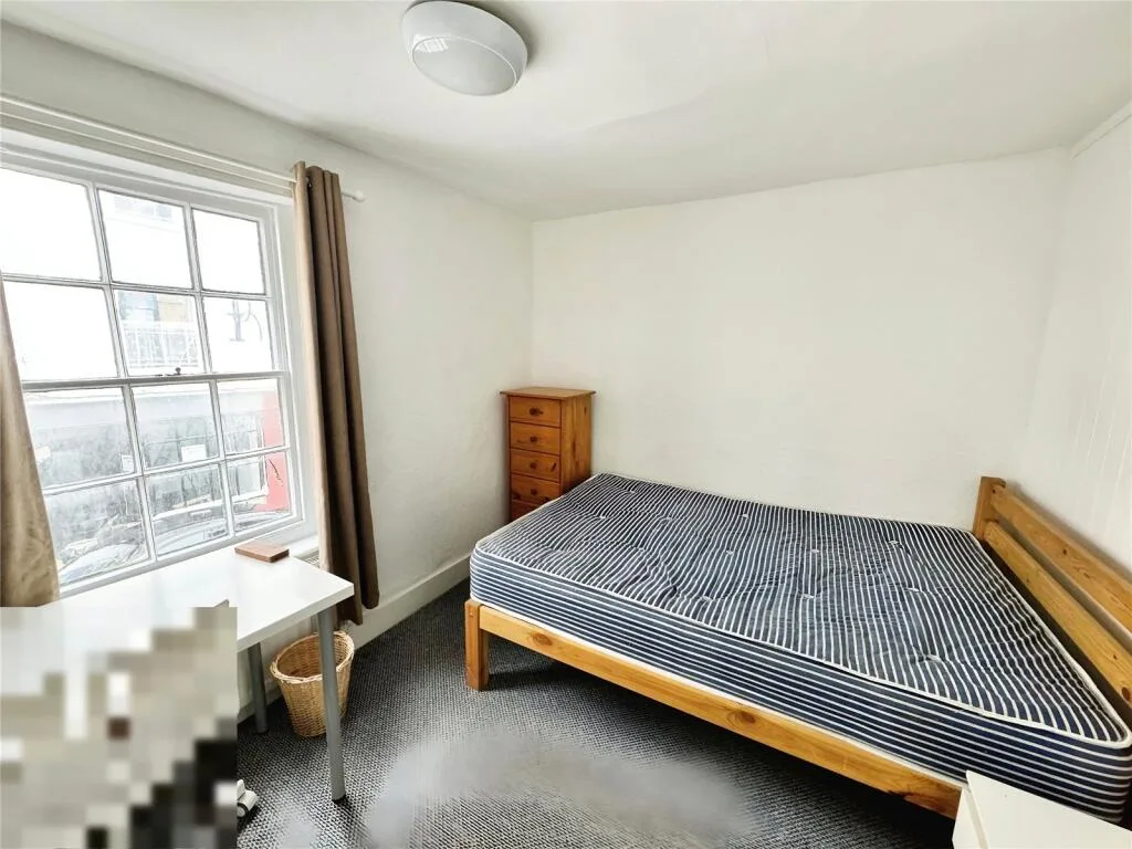 3 bedroom end of terrace house for rent