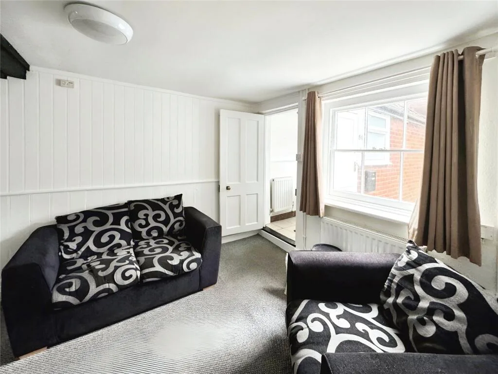 3 bedroom end of terrace house for rent