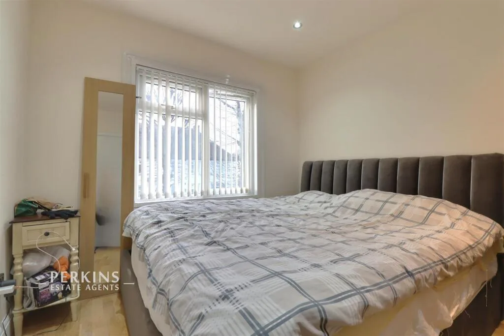 2 bedroom maisonette for rent