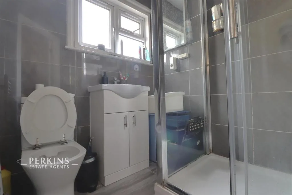 2 bedroom maisonette for rent