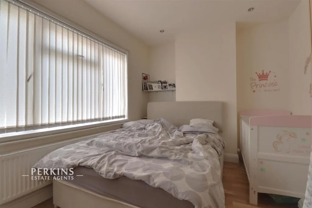 2 bedroom maisonette for rent