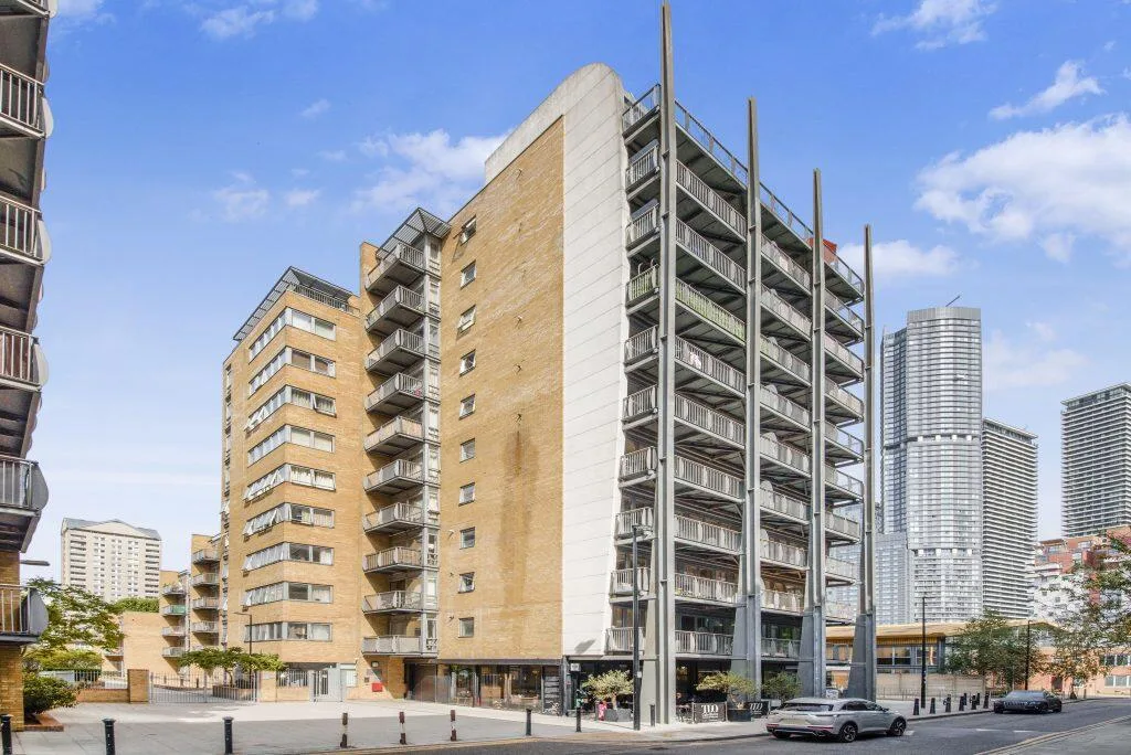 2 bedroom ground floor flat for rent