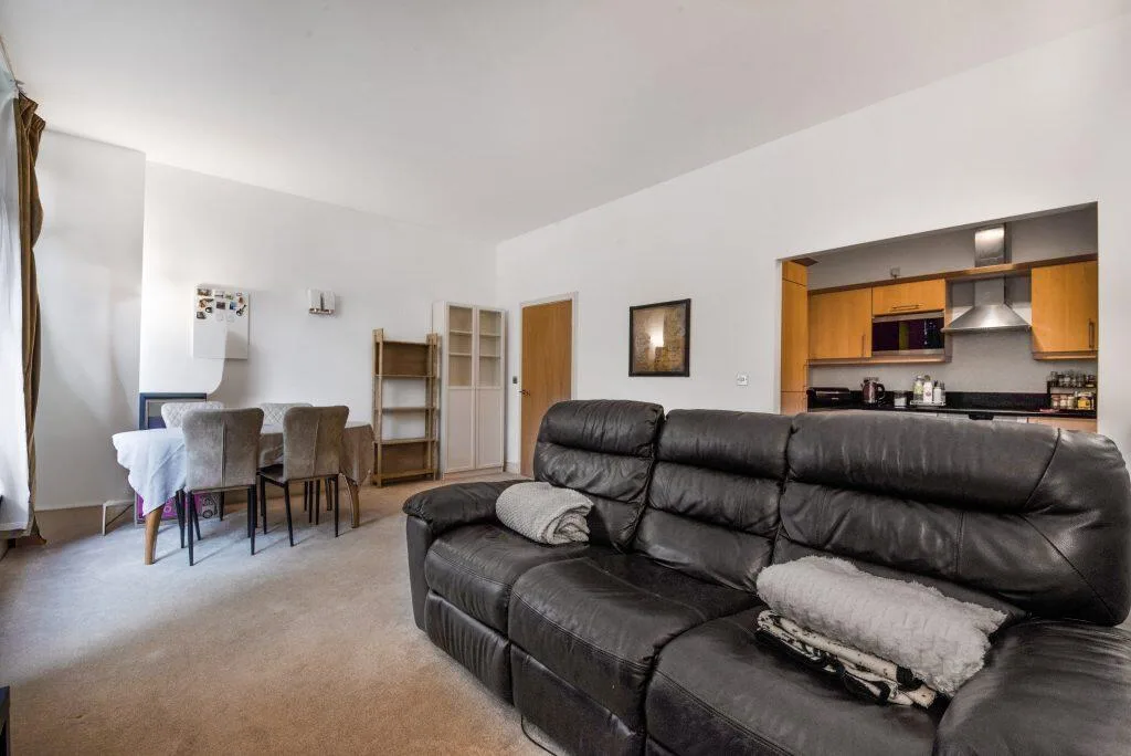 2 bedroom ground floor flat for rent
