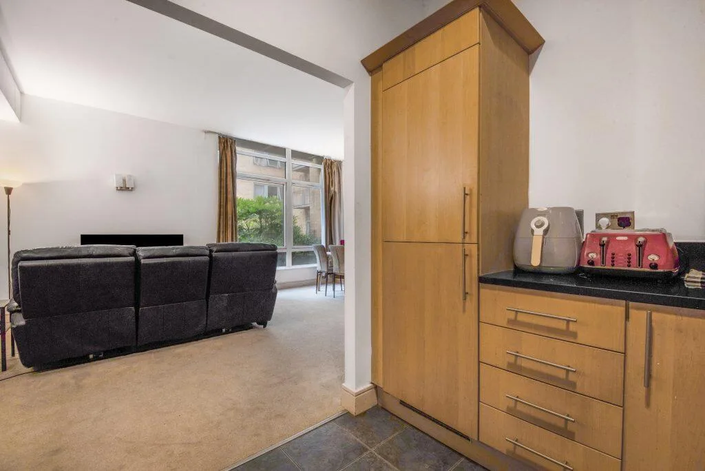 2 bedroom ground floor flat for rent