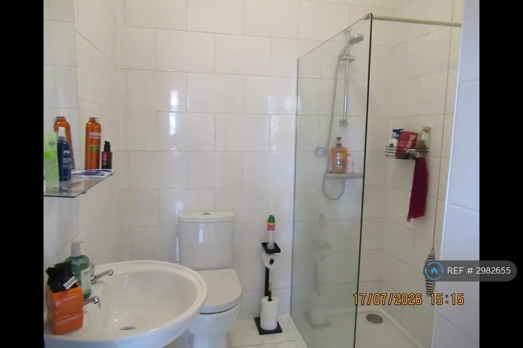 3 bedroom end of terrace house for rent