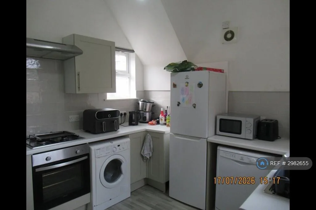 3 bedroom end of terrace house for rent