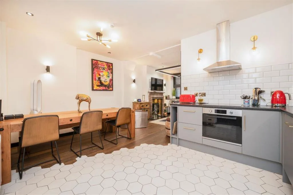 2 bedroom house for rent