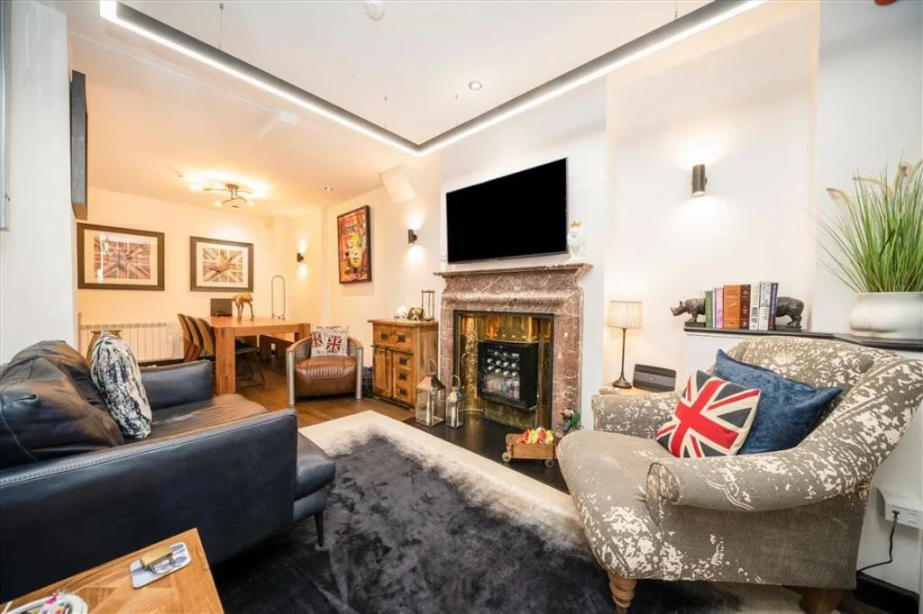 2 bedroom house for rent