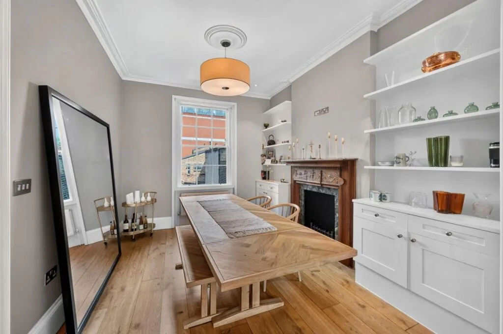2 bedroom maisonette for rent