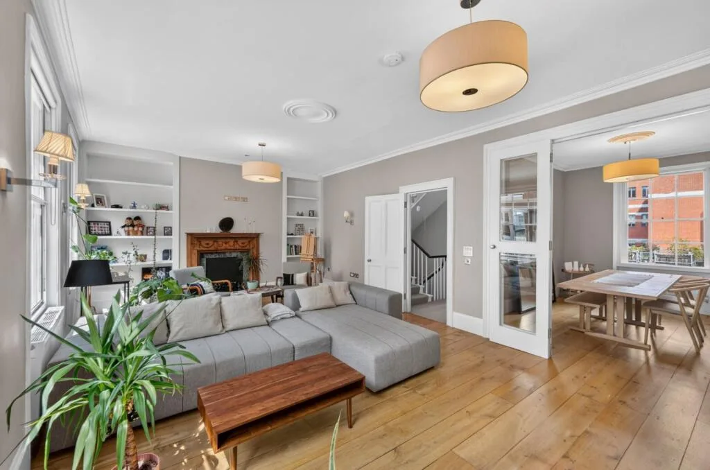 2 bedroom maisonette for rent