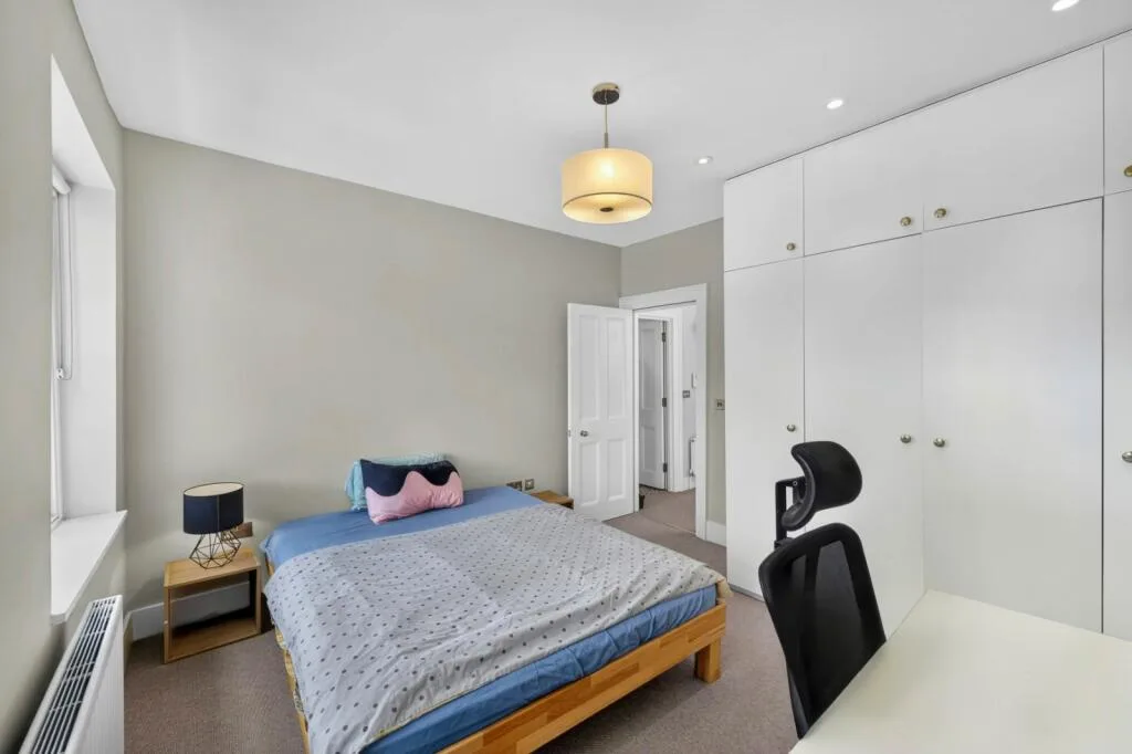 2 bedroom maisonette for rent