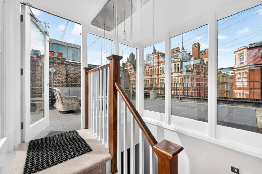 2 bedroom maisonette for rent