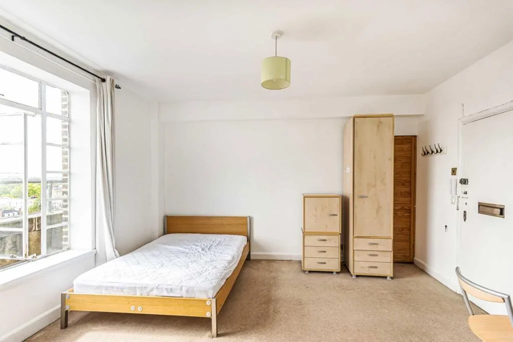 Studio flat for rent