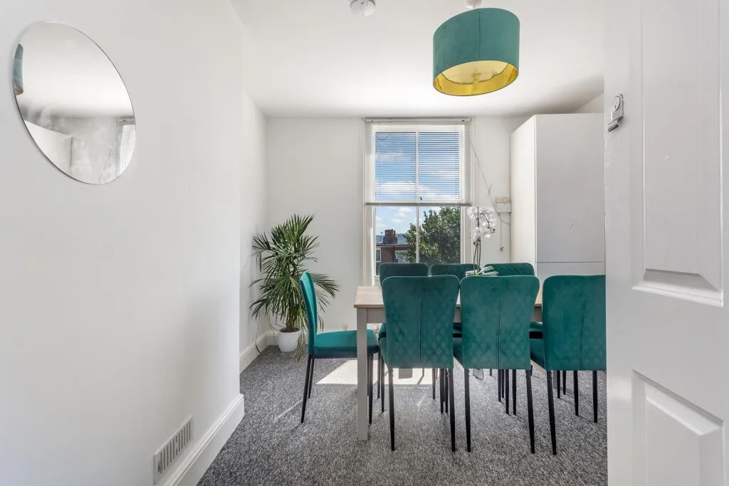 4 bedroom maisonette for rent