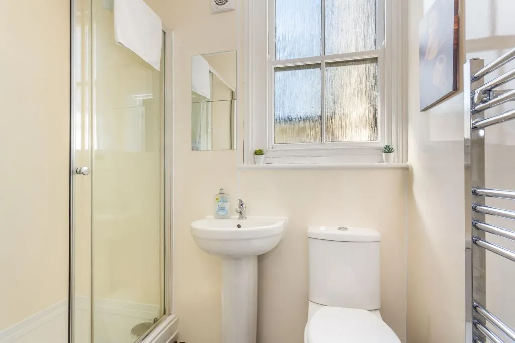 4 bedroom maisonette for rent