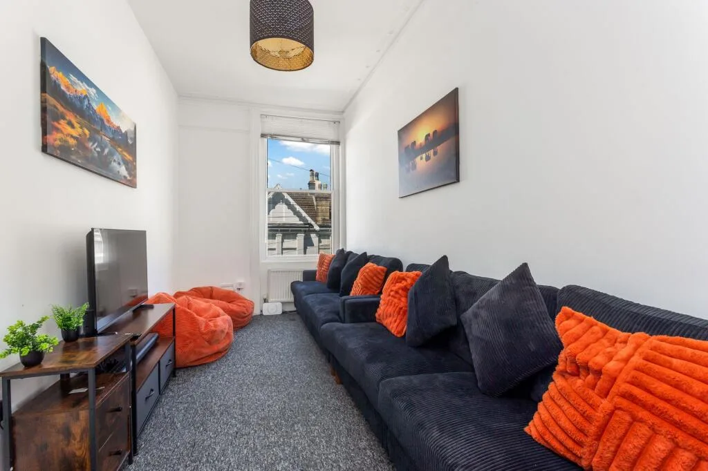 4 bedroom maisonette for rent