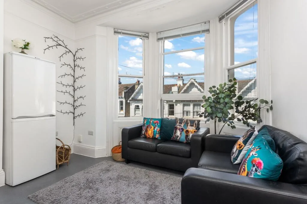 4 bedroom maisonette for rent
