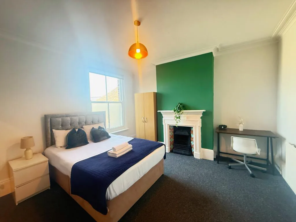 4 bedroom flat for rent