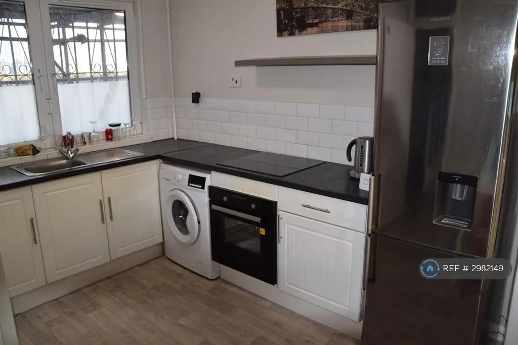 3 bedroom flat for rent