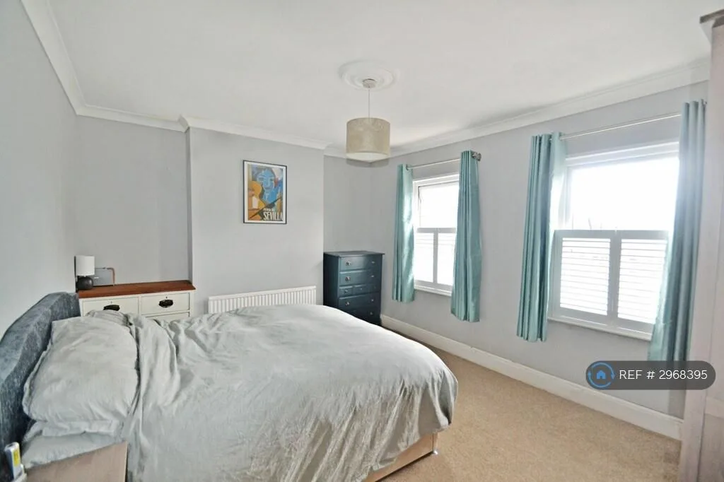 3 bedroom end of terrace house for rent