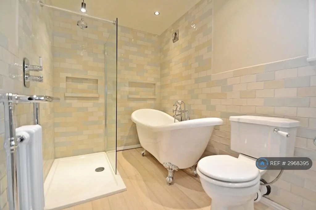 3 bedroom end of terrace house for rent