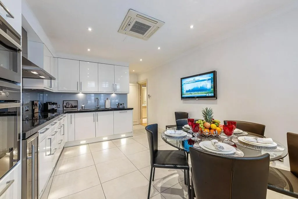4 bedroom flat for rent