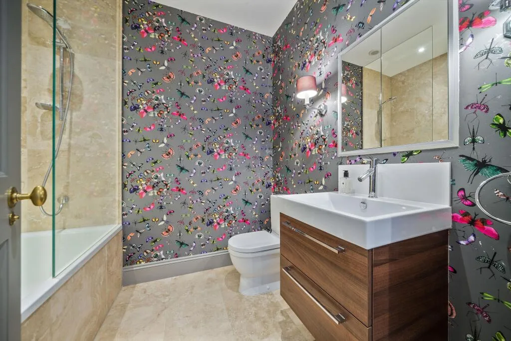 5 bedroom terraced house for rent