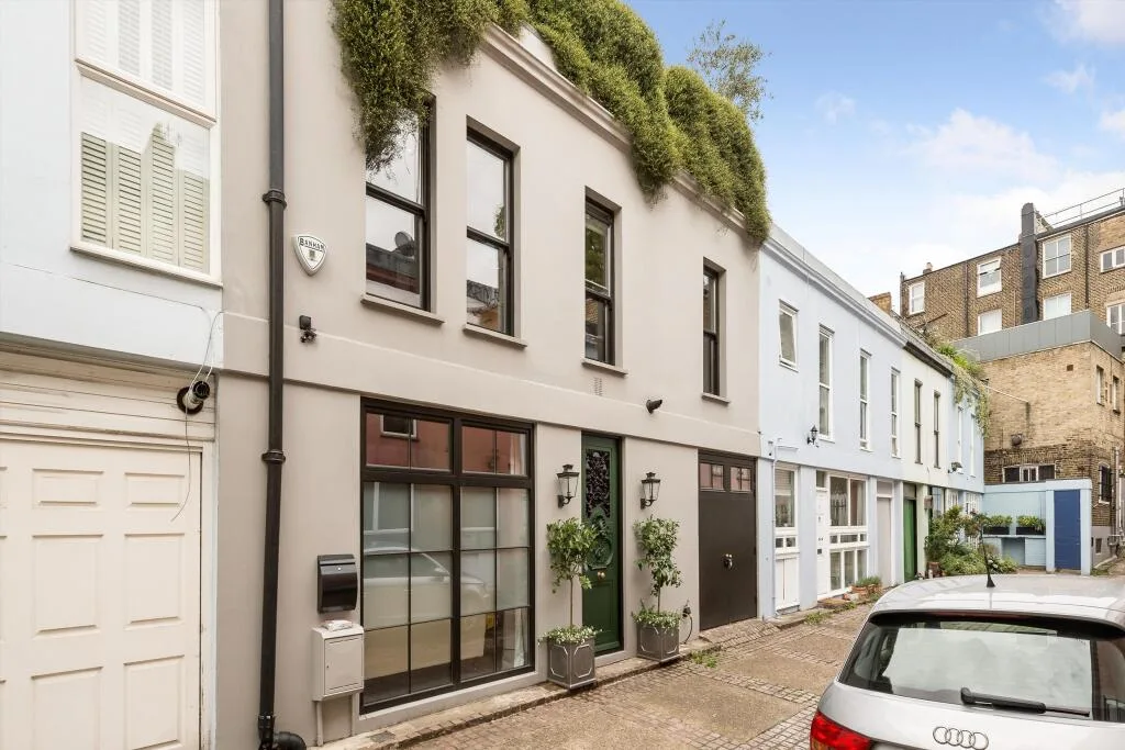 5 bedroom terraced house for rent
