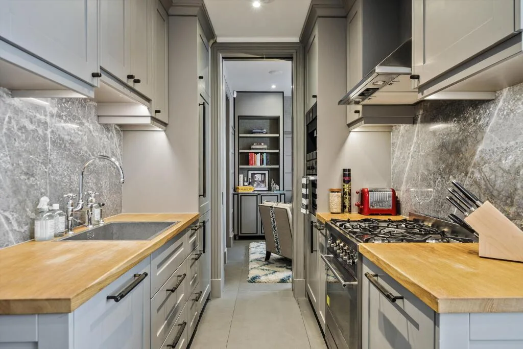 5 bedroom terraced house for rent
