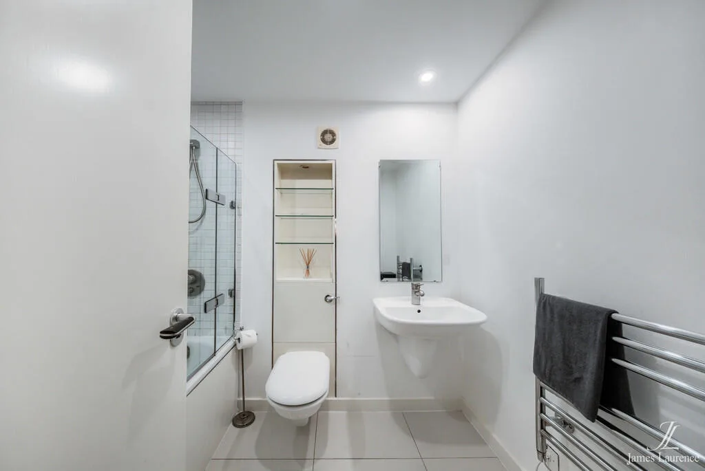 2 bedroom penthouse for rent