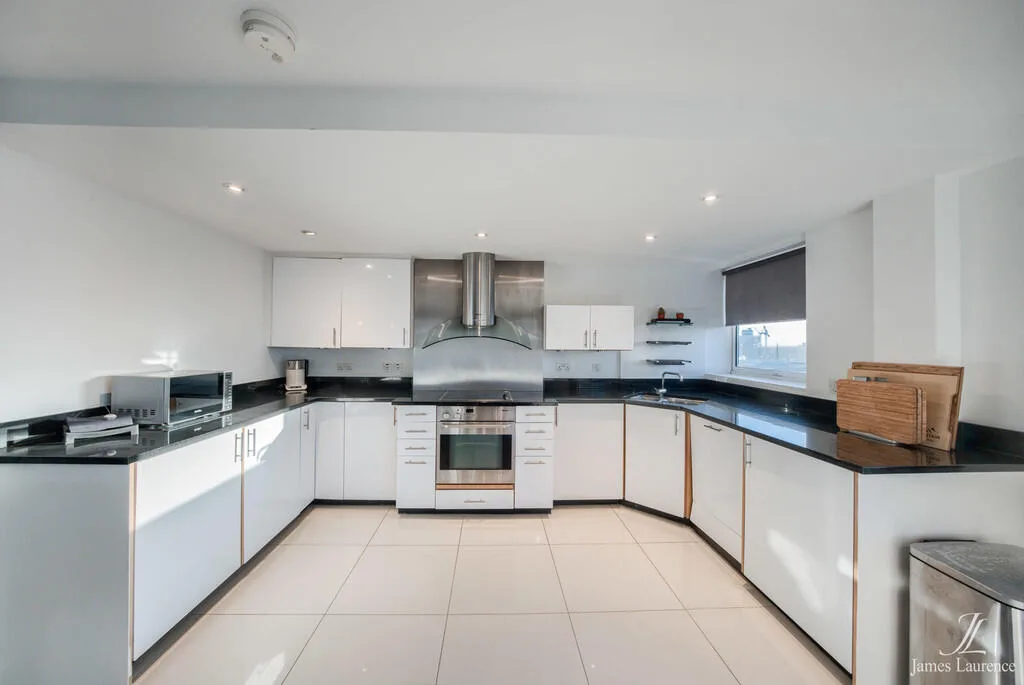 2 bedroom penthouse for rent