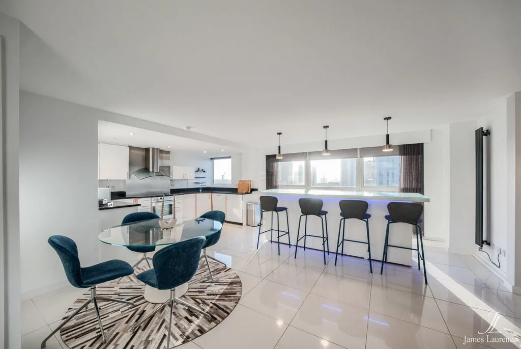 2 bedroom penthouse for rent