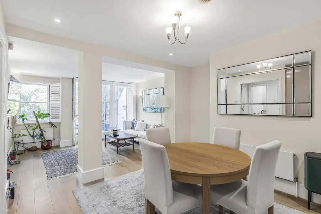 3 bedroom flat for rent