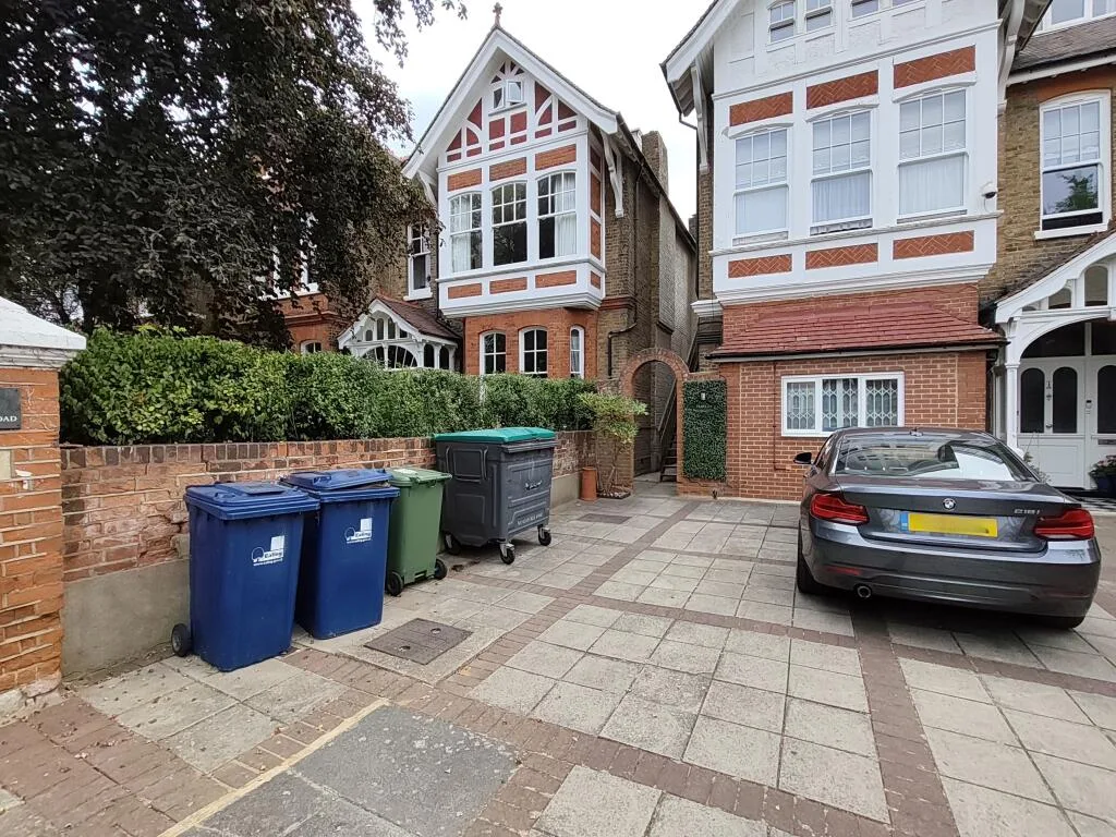 2 bedroom apartment for rent