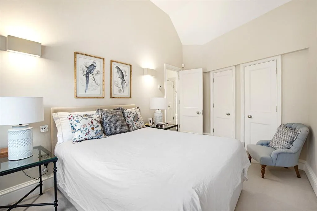 3 bedroom mews property for rent